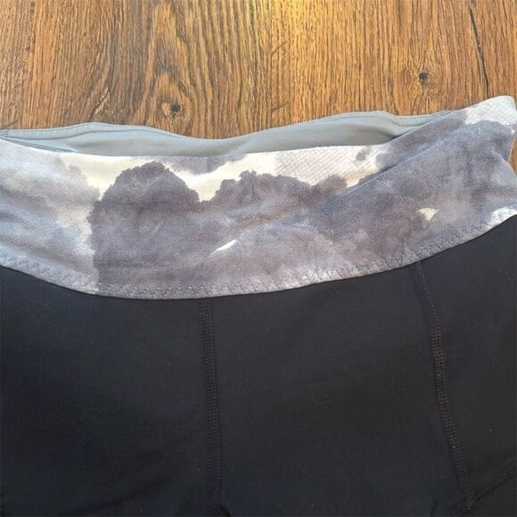Lululemon Women's M Black Tie-Dye Reflective Capri Leggings w/ Pockets - Picture 7 of 13